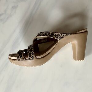 NEW w/Tags Crocs Cyprus IV Leopard Heels 9 9.5 COMFY!!